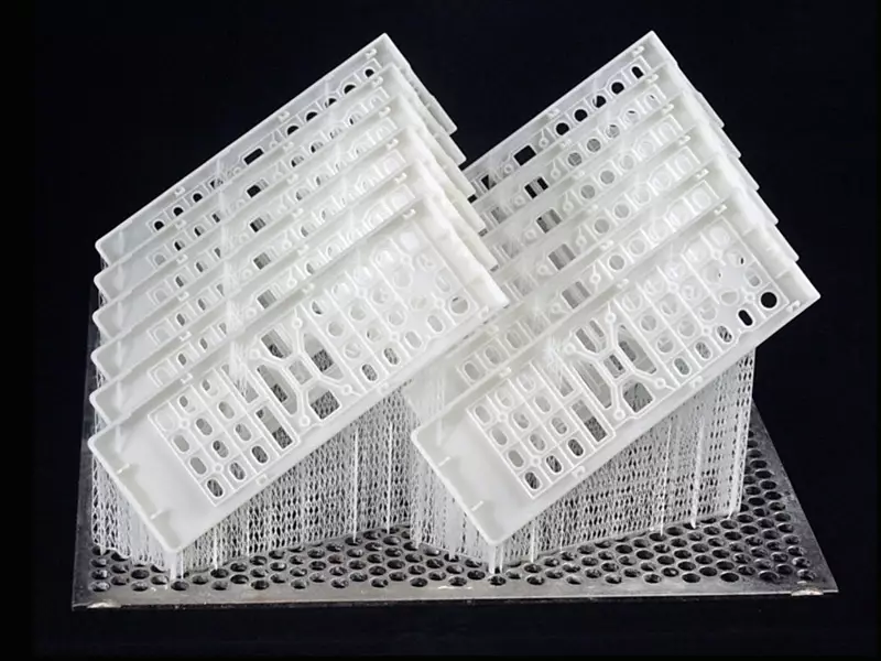 Telecomandi-stampa-3D-tecnologia-SLA