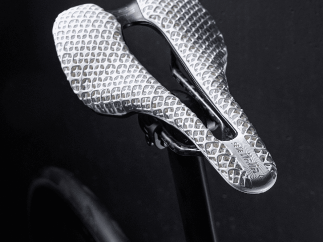 Selle Italia SLR Boost 3D saddle: first White EPU 46 Carbon